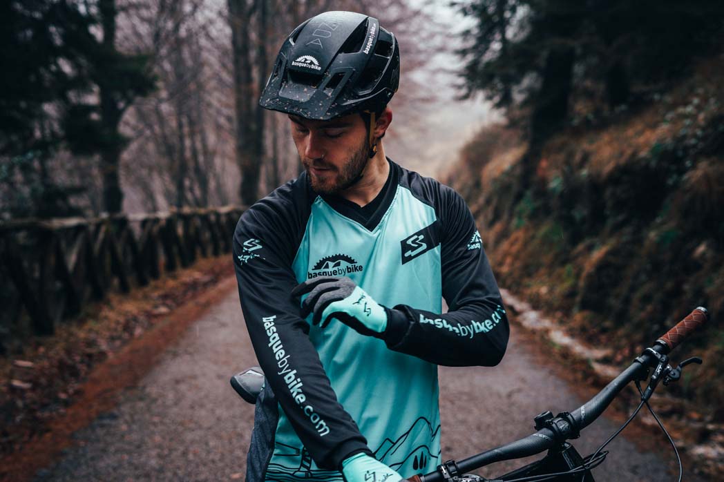 enduro cycling clothing